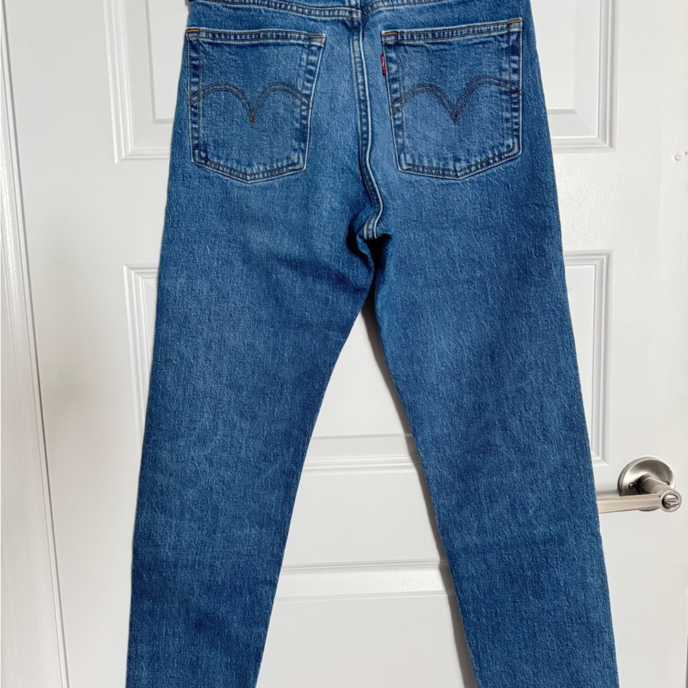 Levi's Women's Blue Ankle Wedgie Jeans